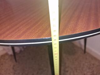 Mesa redonda antigua madera.