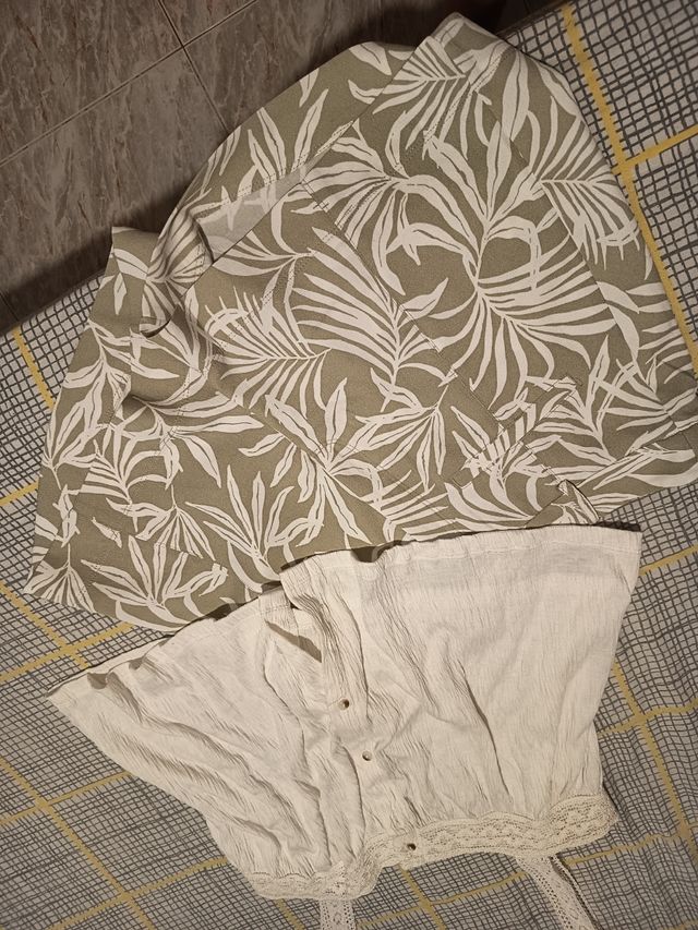 Conjunto Blusa y Pantalón Estampado Hojas