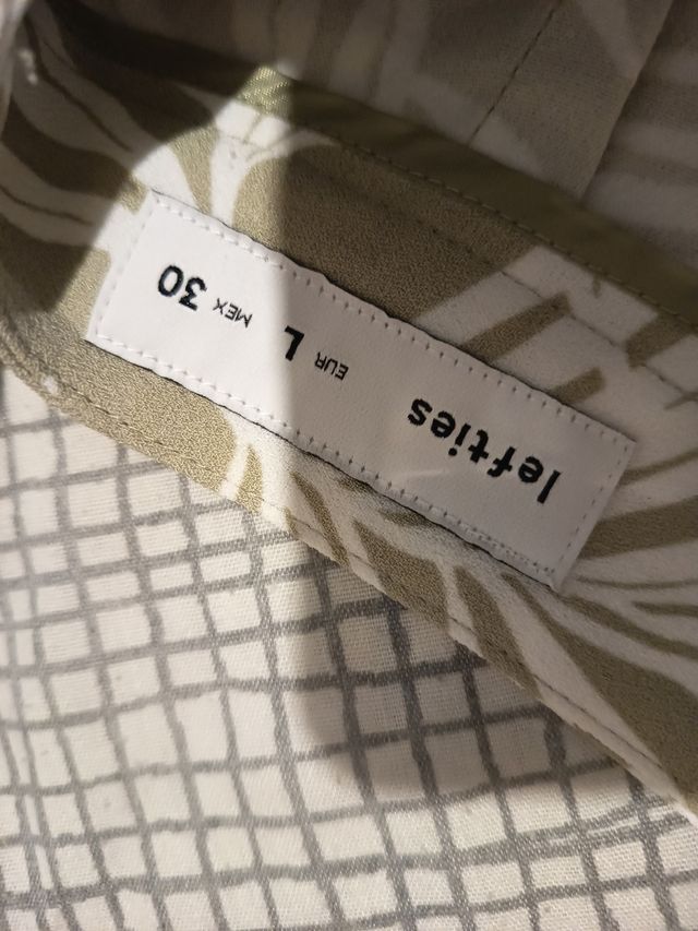 Conjunto Blusa y Pantalón Estampado Hojas