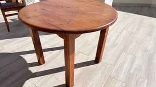 Mesa redonda madera maciza + 4 sillas