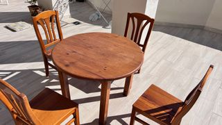 Mesa redonda madera maciza + 4 sillas