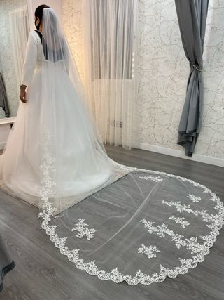 Vestido de Novia con Velo