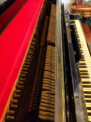 Piano Antiguo ROSLER con Encanto