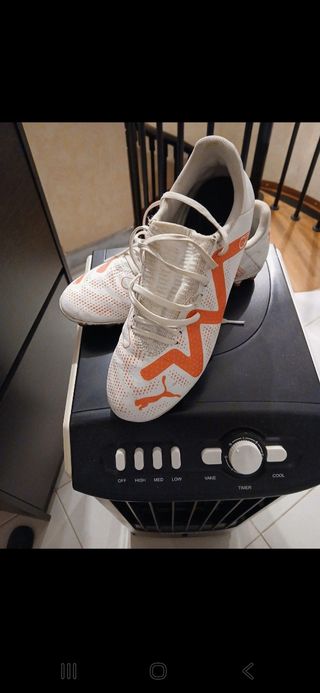 Scarpe da calcetto Puma bianche e rosa 