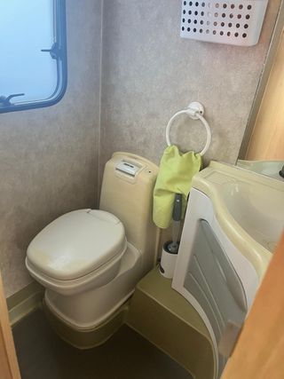 Caravana Ace Champs 330dd - 750kg