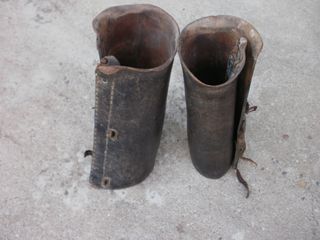 Par Leguis Militares Antiguos Cuero