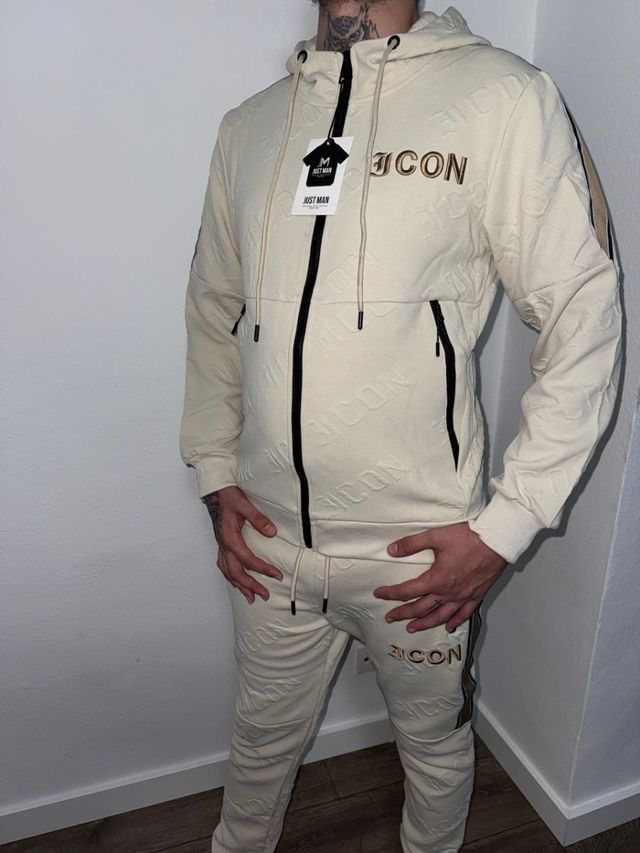 Conjunto deportivo JUST MAN beige con etiquetas