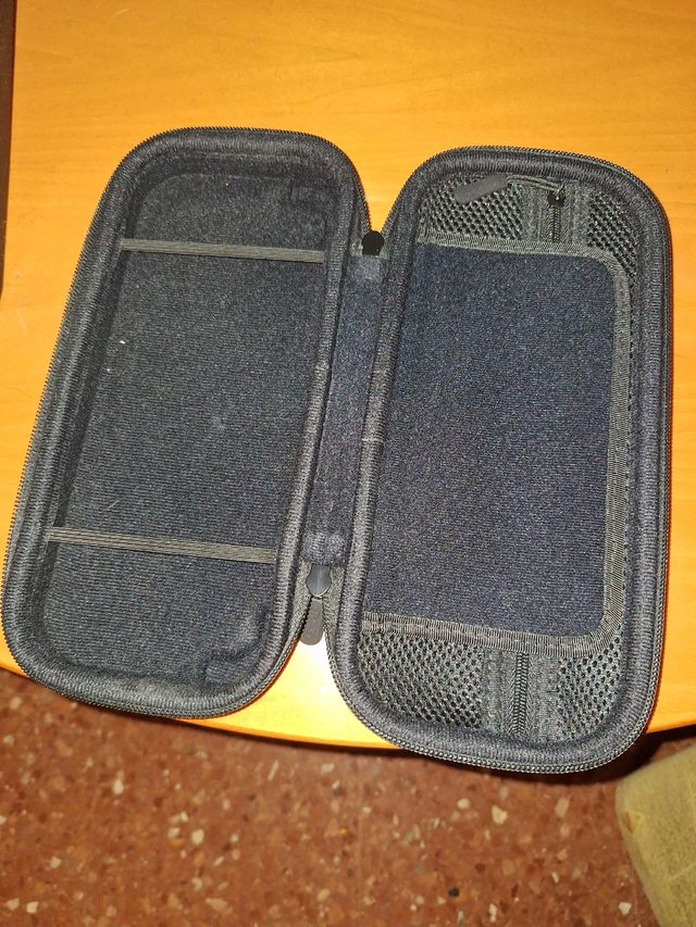 FUNDA PARA LA NINTENDO SWITCH ROJA NUEVA!!!!