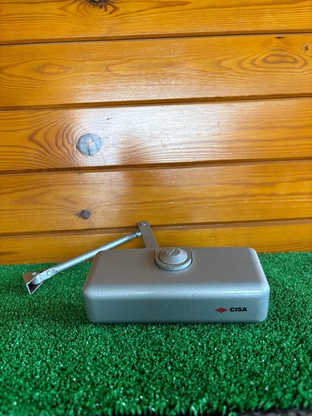 Cerradura CISA para puerta