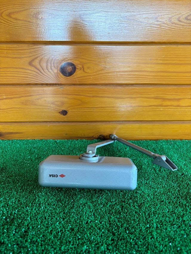 Cerradura CISA para puerta