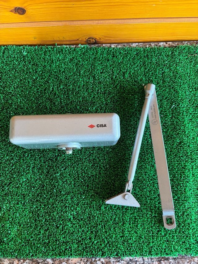 Cerradura CISA para puerta