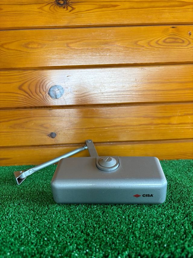 Cerradura CISA para puerta