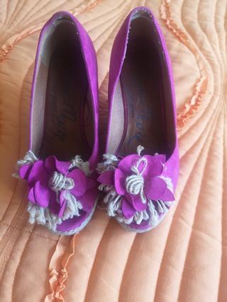 Sapato de Cunha com Flor