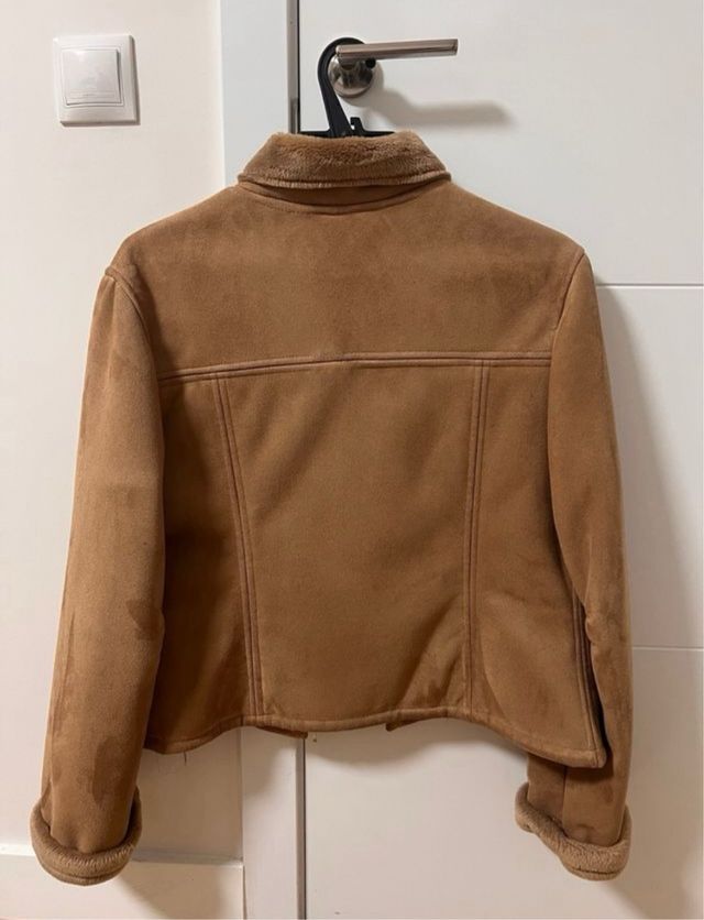 Cazadora beige con pelo interior