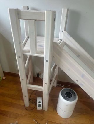 Tobogán de madera para niños