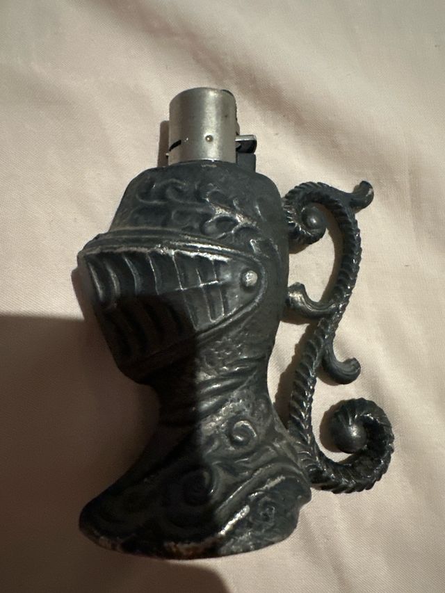 Porta mecheros medieval