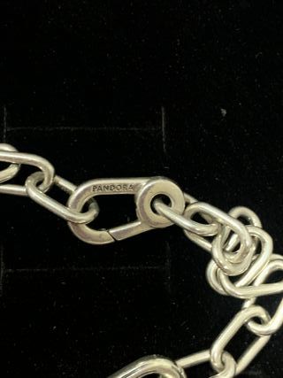 Pulsera Pandora Me regalo charms.