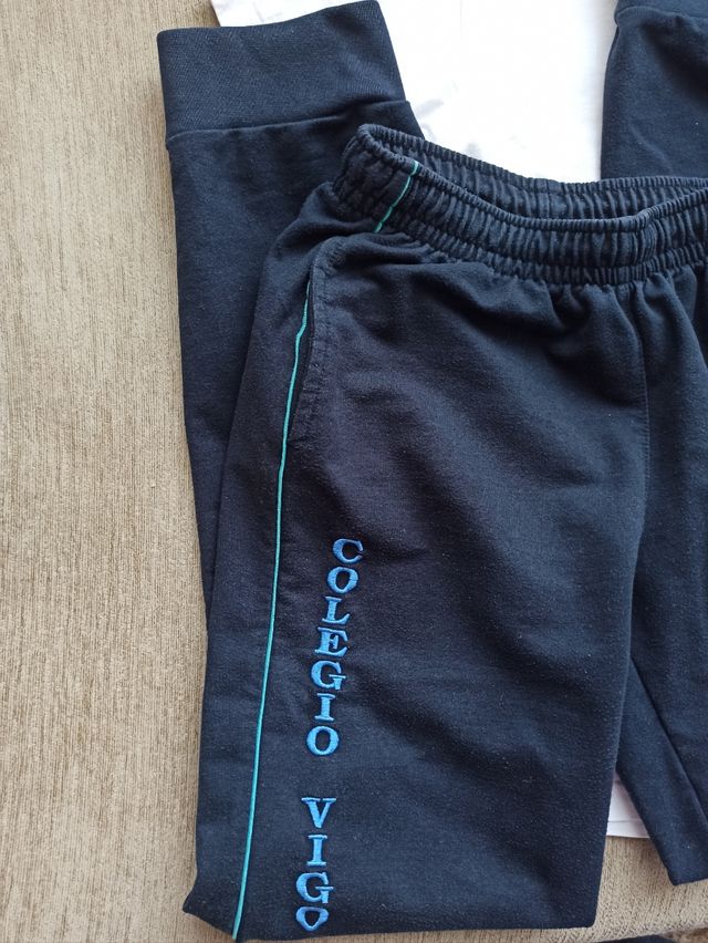 Conjunto camiseta y pantalón chándal t.14