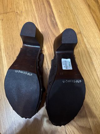 Zuecos Zendra Marrones con Flecos