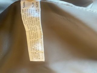 Gabardina cruzada gris claro con cinturón