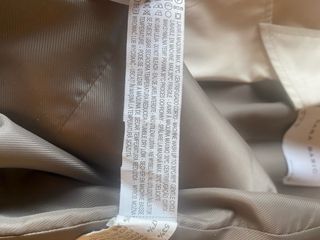 Gabardina cruzada gris claro con cinturón