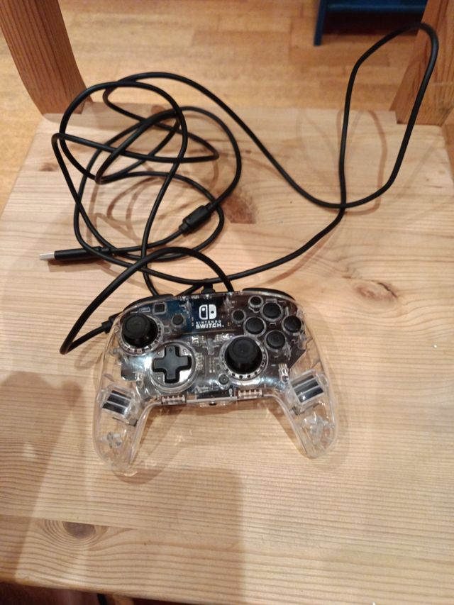 Controller Nintendo Switch cablato trasparente