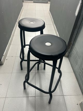 2 Taburetes de barra color negro