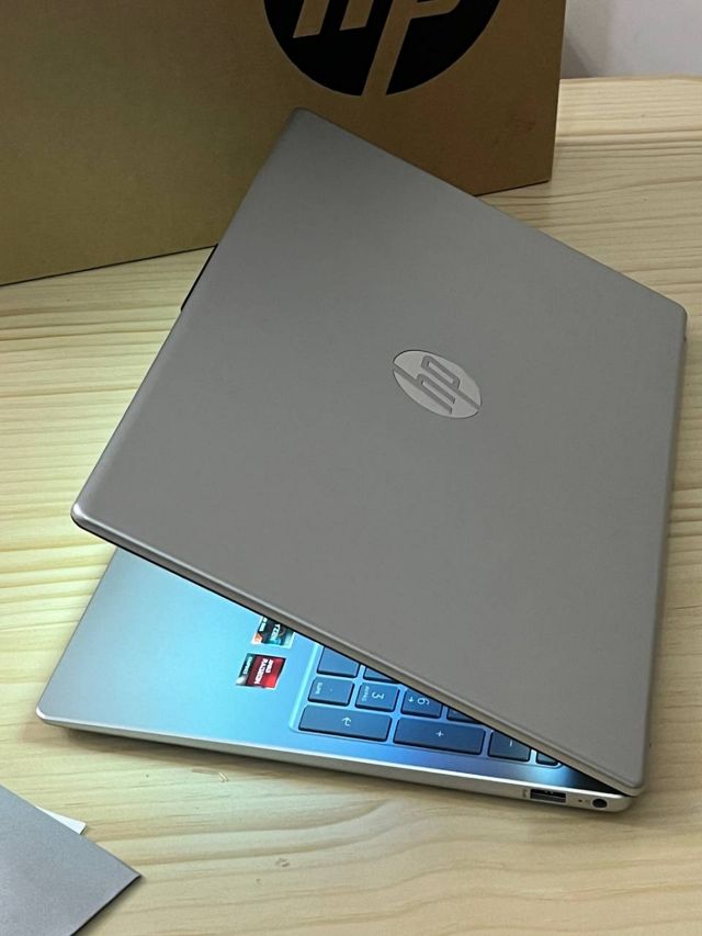 Computador portátil HP 15-FC0072NS 512 Gb/16 Gb/Ryzen 7 FHD.