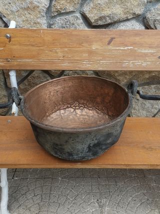 Caldero de cobre antiguo