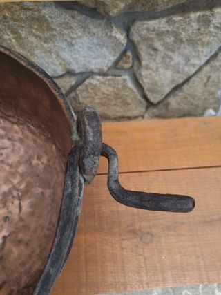 Caldero de cobre antiguo