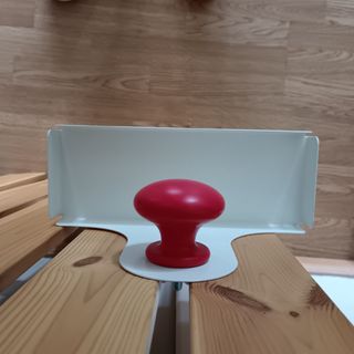 Perchero de madera con 8 colgadores y 2 baldas