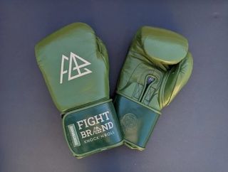 Guantes de boxeo verdes de cuero