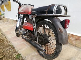 Moto Derbi Tricampeona Clásica