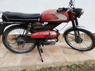 Moto Derbi Tricampeona Clásica