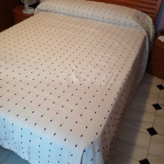 Cortinas blancas con puntos azules