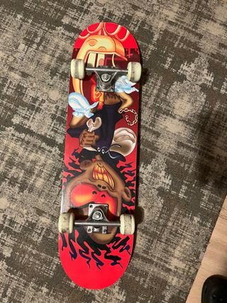 Skate con diseño de dibujos animados
