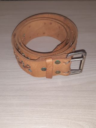 Cintura vintage con borchie