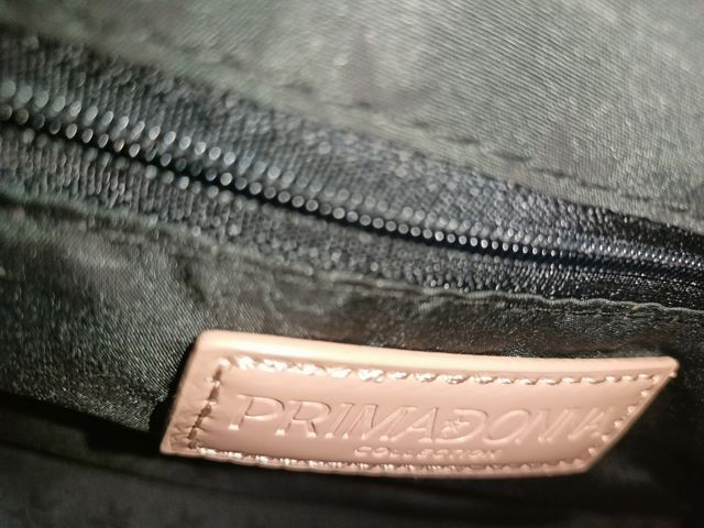 Borsa Primadonna rosa a mano con tracolla