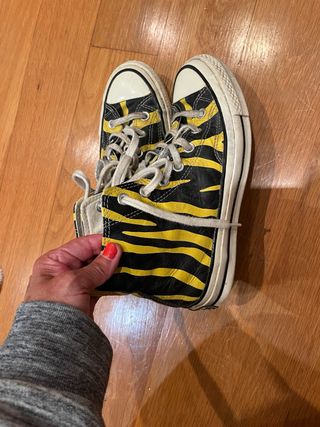 Converse All Star Chuck Taylor Amarillas y Negras