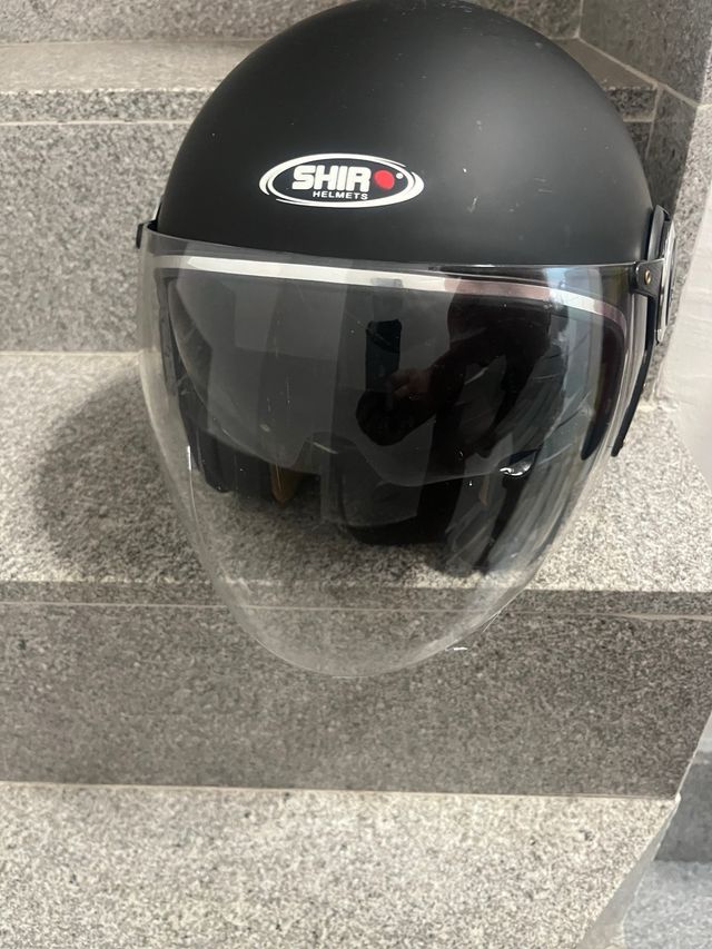 Casco de moto shiro negro con visera XS