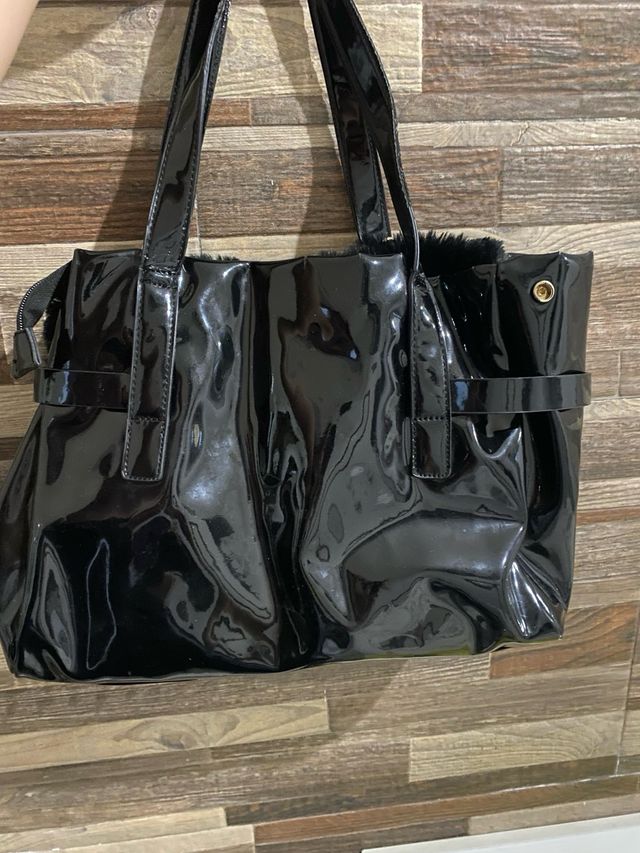 Borsa in pelliccia sintetica nera