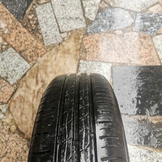 Neumático 165/70 R14