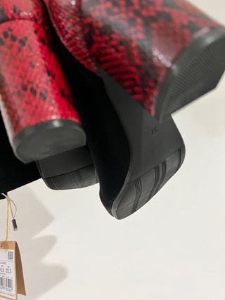 Stivali neri con tacco e inserti animalier