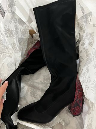 Stivali neri con tacco e inserti animalier