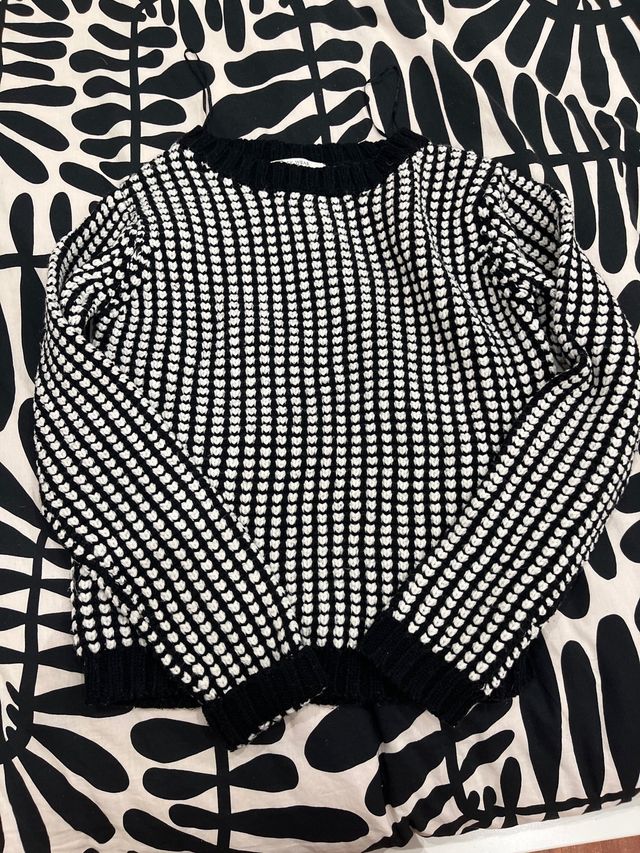 Jersey de punto blanco y negro