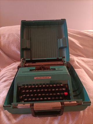 Máquina de escribir Olivetti Studio 45