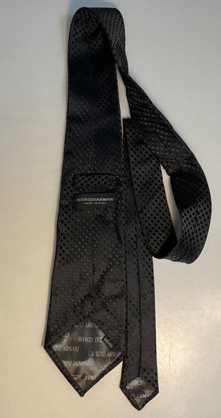 Corbata y pañuelo Armani de seda hechos a mano