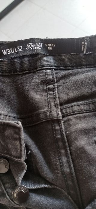 Pantalón pitillo elástico gris