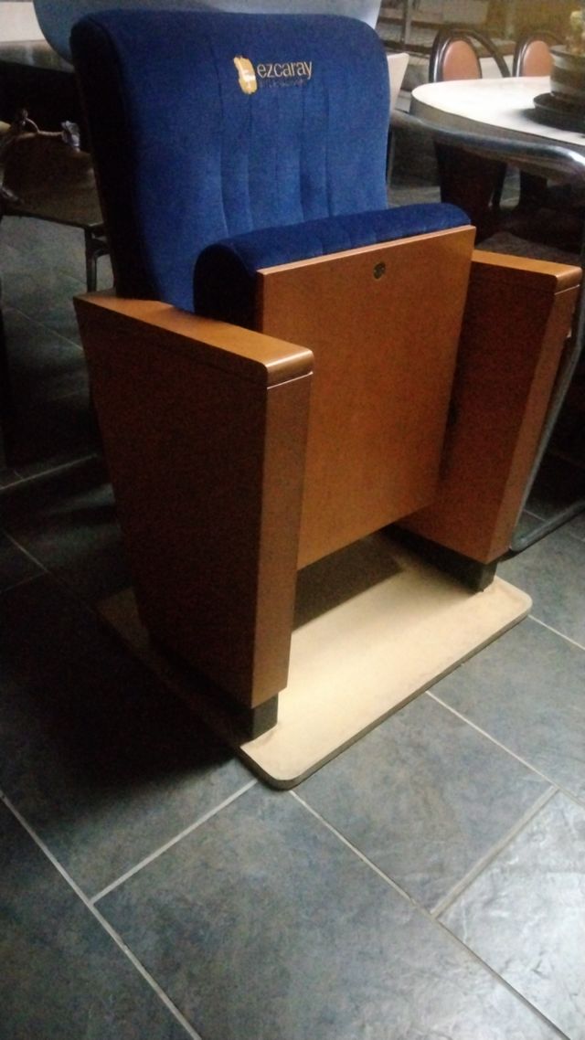 Sillón cómodo azul y marrón