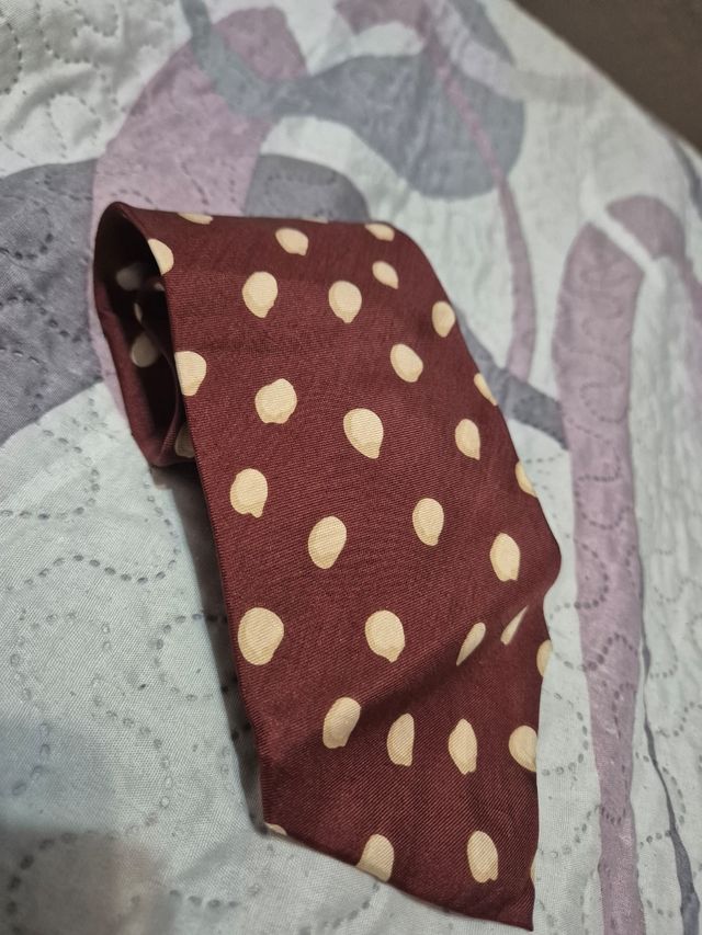 Corbata HUGO BOSS lunares marrón